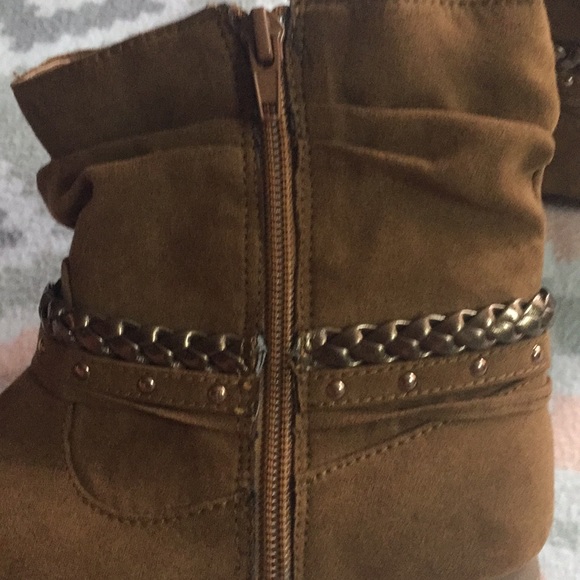 Girls ankle booties size 5. Zip up - Picture 3 of 7